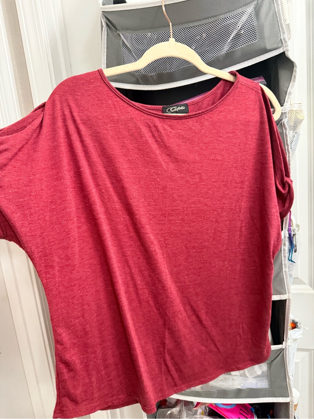 Cato Women's Red Cold-Shoulder Short Sleeve Tee
